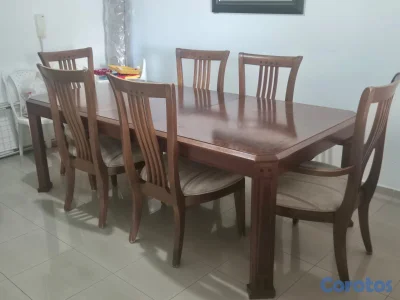 Comedor de madera importada 