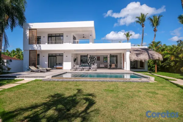 casas vacacionales y villas - Exclusiva Villa Moderna: 5 Hab. a pocos metros del mar en Comunidad Privada 2
