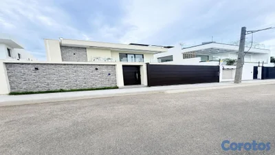 Venta de casa con piscina en la autopista de san isidro prado oriental