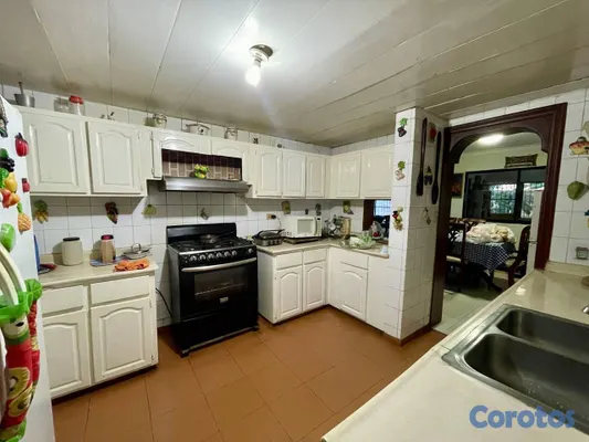 casas - Casa de 4 habitaciones en venta en Las Praderas 7