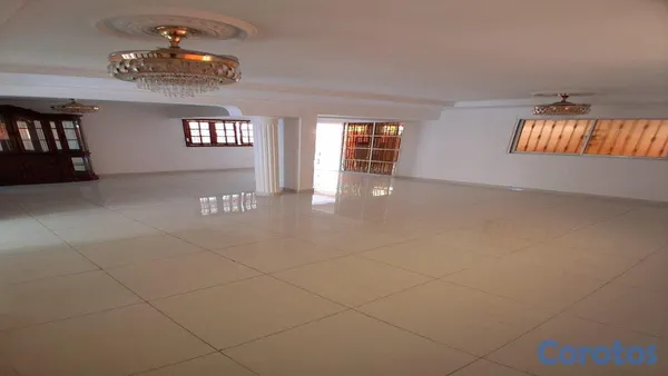casas - Alquilo casa Clásica, grande y buenas condiciones en Sans Souci 2