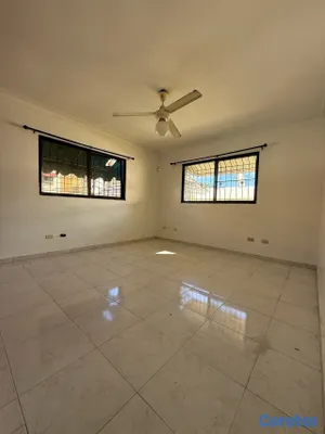 apartamentos - independencia km 71/2 segundo piso tres hab de 147 metros y 11 paq. RD 8,600,00” 5