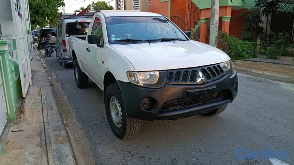 jeepetas y camionetas - camioneta Mitsubishi nítida  14