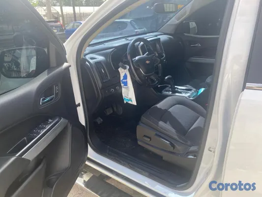jeepetas y camionetas - Chevrolet colorado 2018 americana en excelentes co 13
