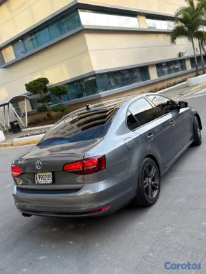 carros - Volkswagen Jetta Sport 2017 
Motor 1.4 4