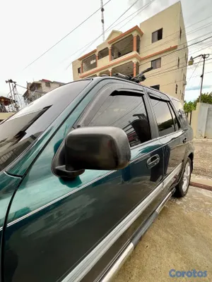 jeepetas y camionetas - vendo honda  Crv año98 excelentes  condiciones negociable  17