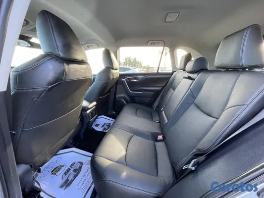 jeepetas y camionetas - Toyota RAV4 XLE 2024 5
