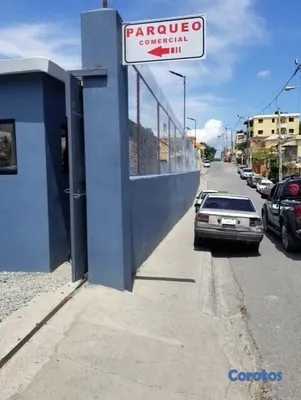 oficinas y locales comerciales - Se vende Parqueo Comercial detrás parada Metro Mamá Tingó 2