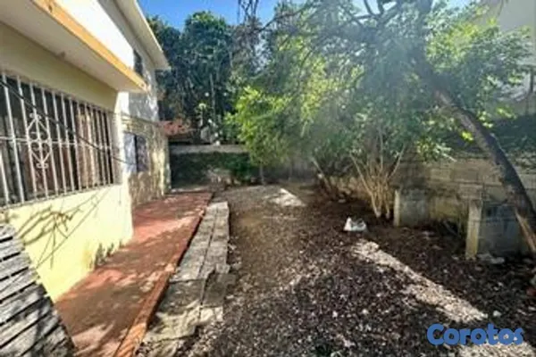 casas - Casa de 3 habitaciones 2 baños en venta en Jardine 8