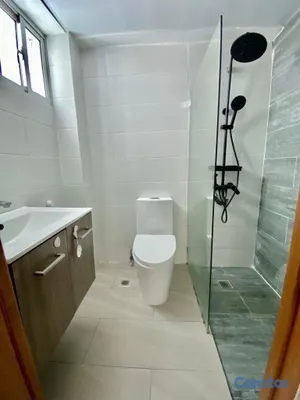 apartamentos - vendo jardines del sur tercer nivel dos habitaciones 2.5 baños parqueo balcón  10
