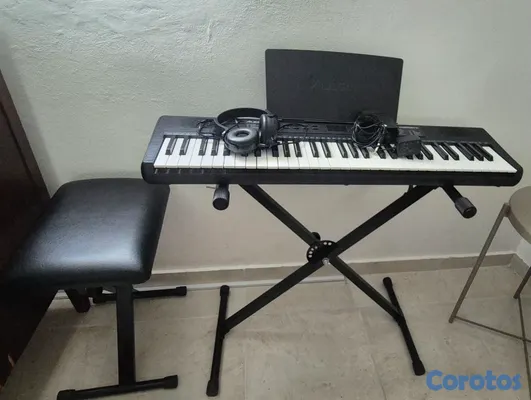 instrumentos musicales - Piano eléctrico con bulto portatil marca Alesis Melody 61 MK4  2