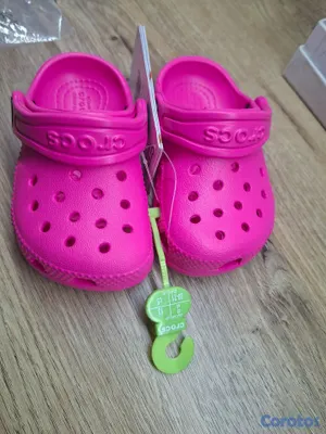 ropa y zapatos - Crocs rosados para niña 6