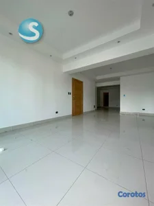 Apartamento Clásico / Vista despejada / piso alto