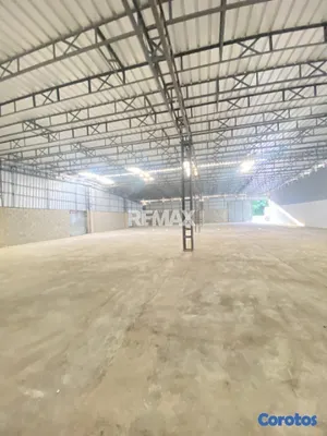 oficinas y locales comerciales - Nave industrial de 900mt2 en alquiler en Los Giras 5