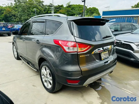 jeepetas y camionetas - Ford Escape Titanium 2016 ✅️ 4