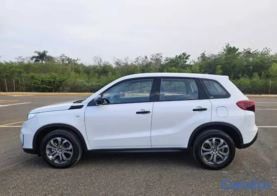 jeepetas y camionetas - Suzuki Vitara GL  2023 8