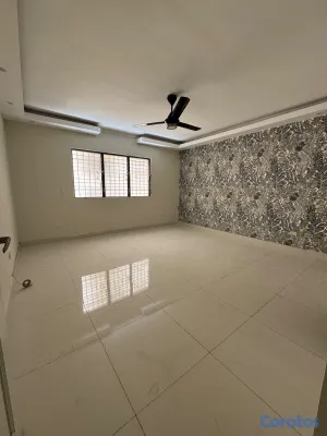 apartamentos - vendo Evaristo Morales tercer nivel tres habitaciones 2.5 baños dos parqueos  12