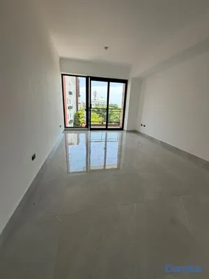 apartamentos - vendo avenida independencia piso 5 nuevo dos habitaciones dos baños dos parqueos 14
