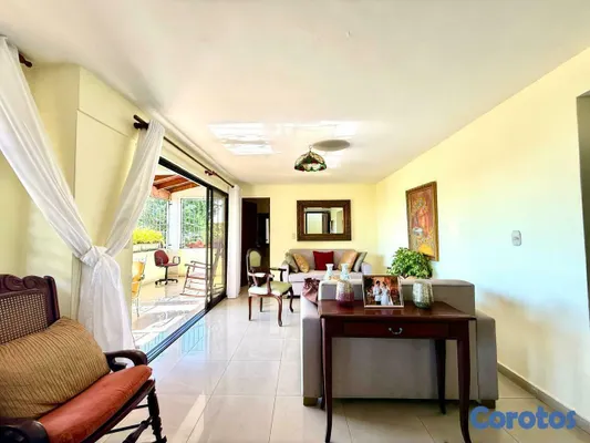 casas - Casa en Venta – Dos Niveles en Miramar 7