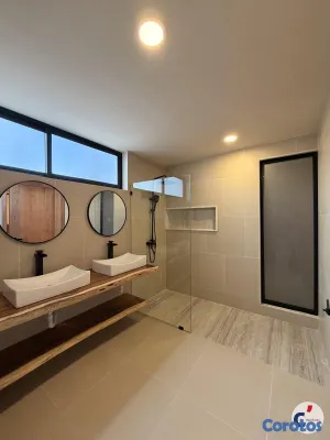 casas - En Alquiler Espaciosa Villa de 4 Habitaciones más  5