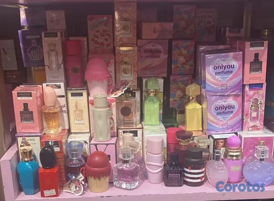 salud y belleza - Vendo mini perfumes y perfumes grande 3