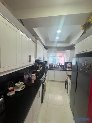 apartamentos - vendo renacimiento segundo nivel con terraza  tres habitaciones com su baño dos 14