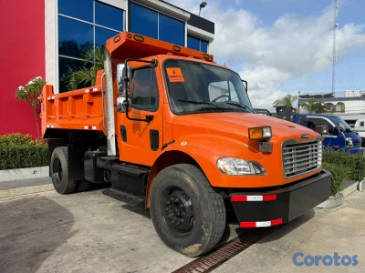 camión volteo recién importado