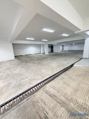 oficinas y locales comerciales - 🔵 Alquilo Local 179 mts  1er piso en Naco 2
