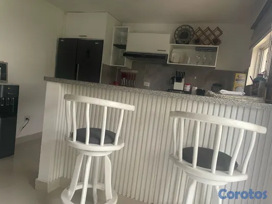 cocina - mesa,butaca para fesayunador,sillas Tifani y mesas redondas platos y más  19