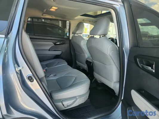 jeepetas y camionetas - Toyota Highlander XLE 2021 8