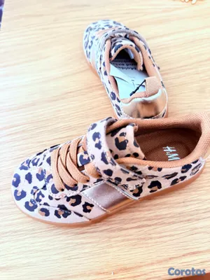 ropa y zapatos - 🐆 **Tenis H&M para niña – Animal Print** 4