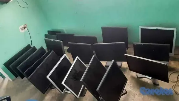 computadoras y laptops - LIQUIDACION DE MONITORES 17-19-22-24 PULGADAS 3