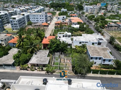 CASA EN CONSTRUCCION con calle asfaltada en 📍Resid