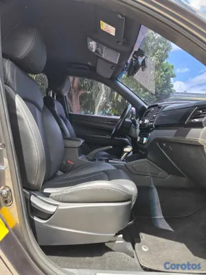 jeepetas y camionetas - KGM REXTON 2021 GRIS OSCURO DIESEL 18