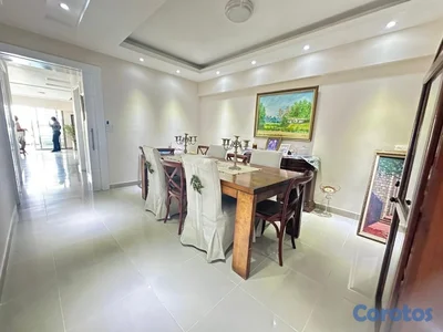 vendo Evaristo Morales tres habitaciones con su baño dos parqueos balcón tipo te