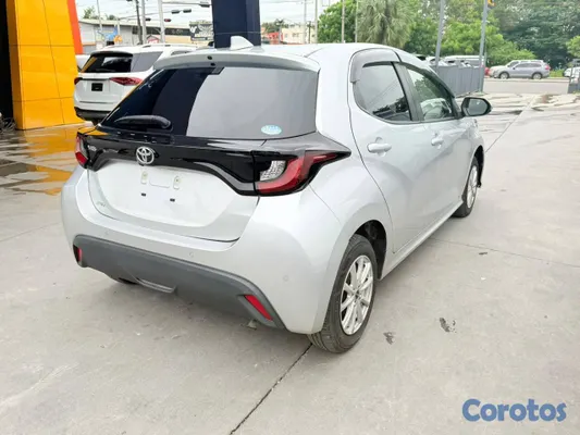 jeepetas y camionetas - TOYOTA YARIS 2021 AUTOMÁTICO | EXCELENTE ECONOMÍA  3