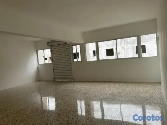 oficinas y locales comerciales - LOCAL COMERCIAL EN AV. 27 DE FEBRERO  4