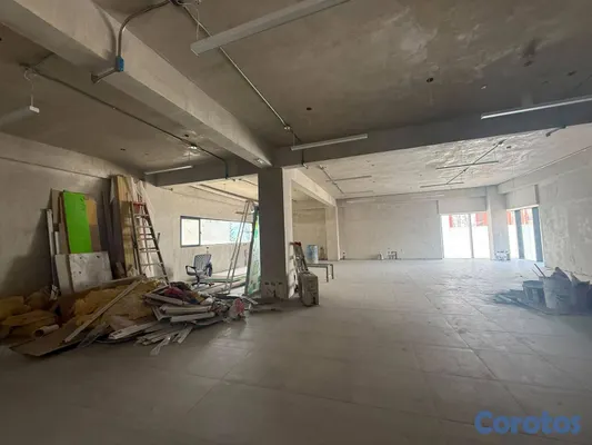 oficinas y locales comerciales - LOCAL COMERCIAL EN ALQUILER - MIRADOR SUR 6