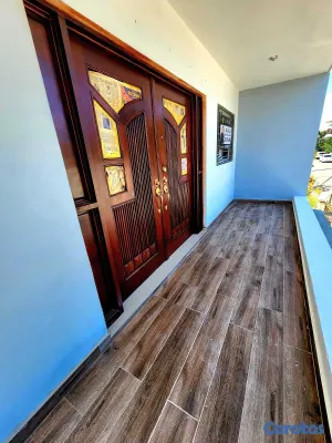 casas - CASA EN ALQUILER  en  Segundo Nivel próx. Avenida  5