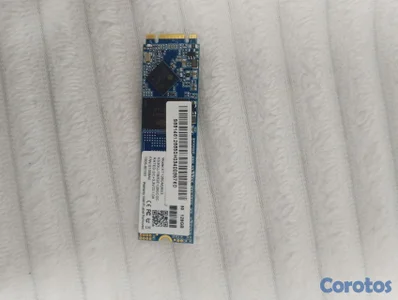 SSD rápido de 128 GB de almacenamiento (puede tener archivos guardados