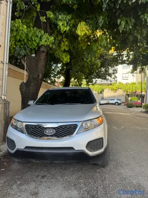 jeepetas y camionetas - Kia Sorento 2011 – 2.4L GDI | 4 Cilindros | 5 Pasajeros
 5