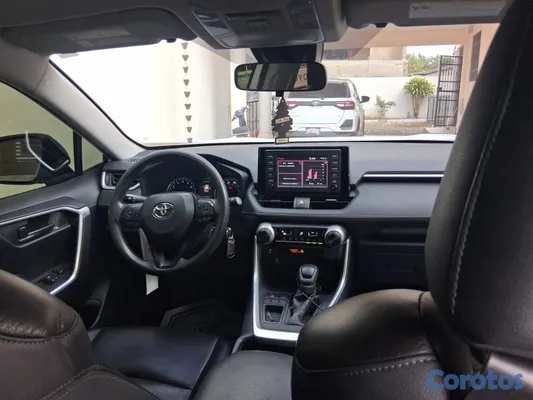 jeepetas y camionetas - TOYOTA RAV4 LE 2019 4