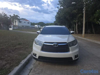 Toyota Highlander 2015 – 3 Filas, 4 Cilindros, Económica