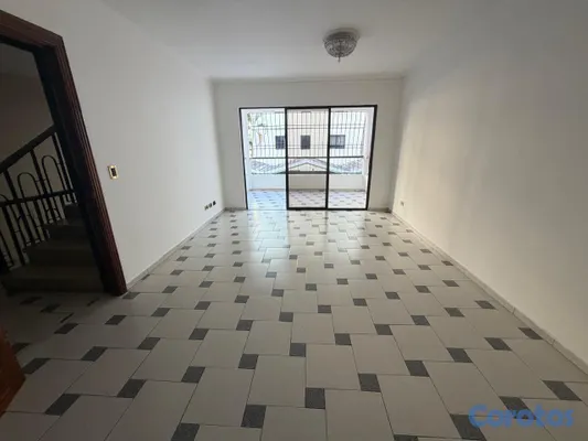 apartamentos - ALQUILO apartamento Piso 2 En el Evaristo Morales  6