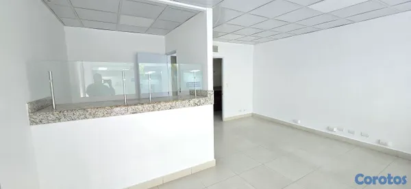 oficinas y locales comerciales - alquilo local comercial 1er piso próximo a las carreras santiago  5