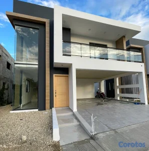 . Residencial Doña Idalia | Patio, Terraza y Excelente Distribución