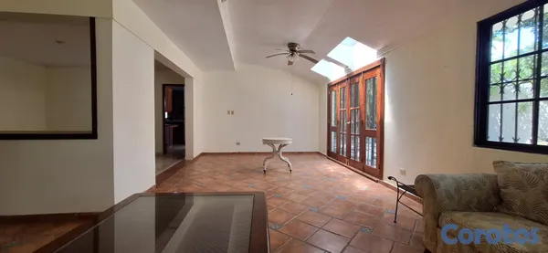 casas - Casa en alquiler Julieta 8