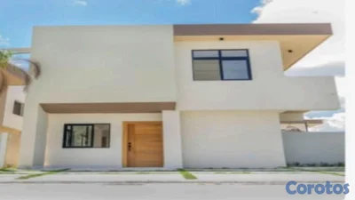 EN VENTA VILLA EN RESIDENCIAL BAVARO PUNTA CANA (V-20)