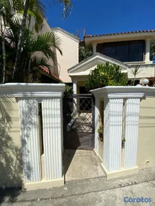 CASA EN VENTA EN AV. LOS BEISBOLISTAS 