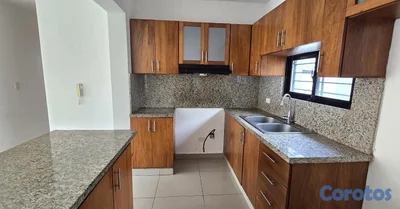 1er piso en los álamo santiago próximo al homs 